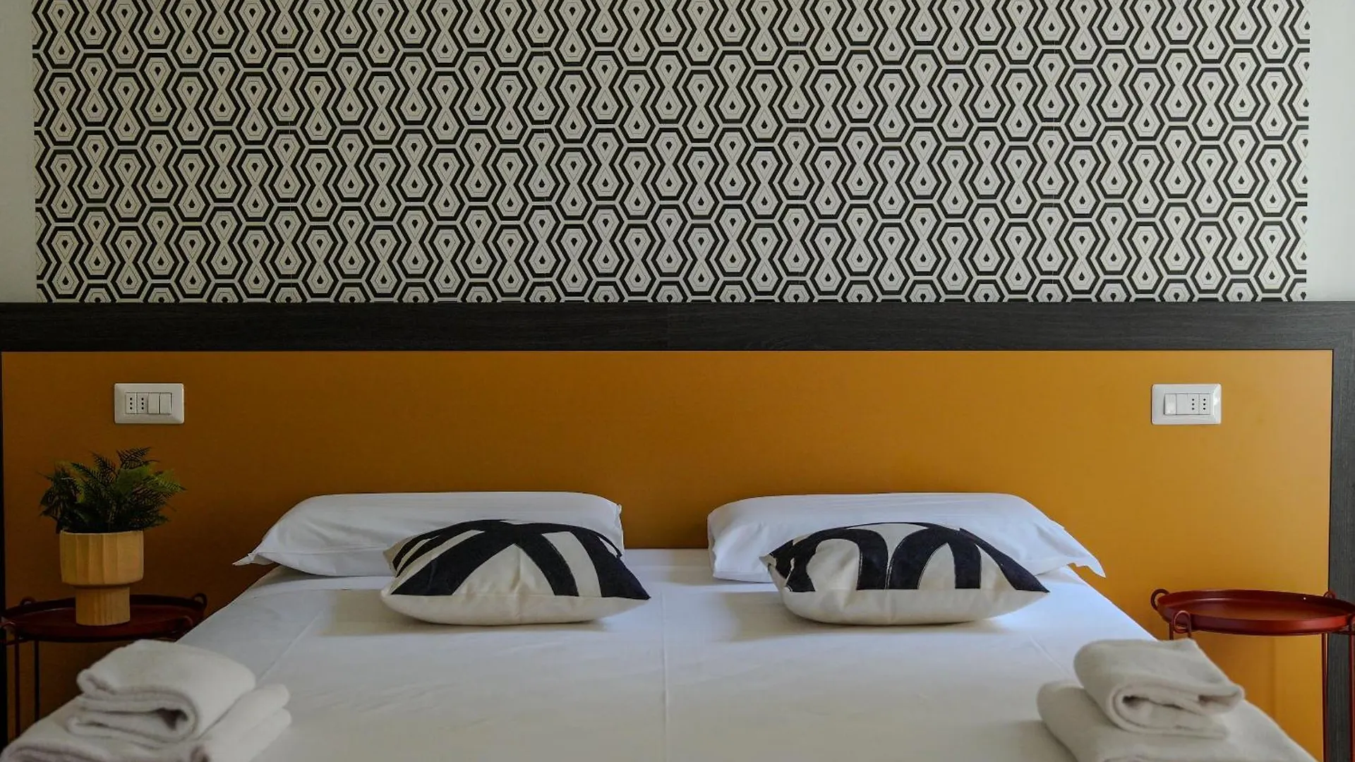 Feel - Mille Suites Bergamo 0*,