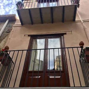 La Casa Accanto Appartamento Castelbuono (Sicily)