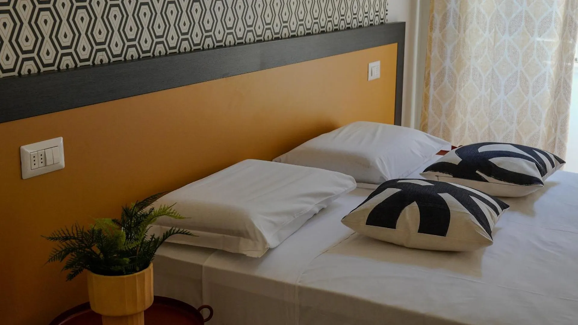 Pensión Feel - Mille Suites Bérgamo