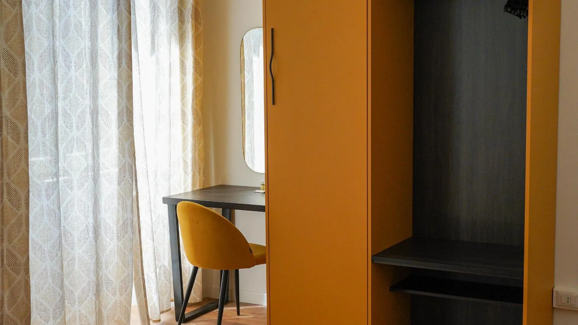 Feel - Mille Suites Bérgamo 0*,